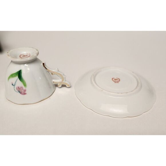 Vintage Lilies Demi Japan Fancy Handle Floral Porcelain Mini Teacup & Saucer - Picture 4 of 5